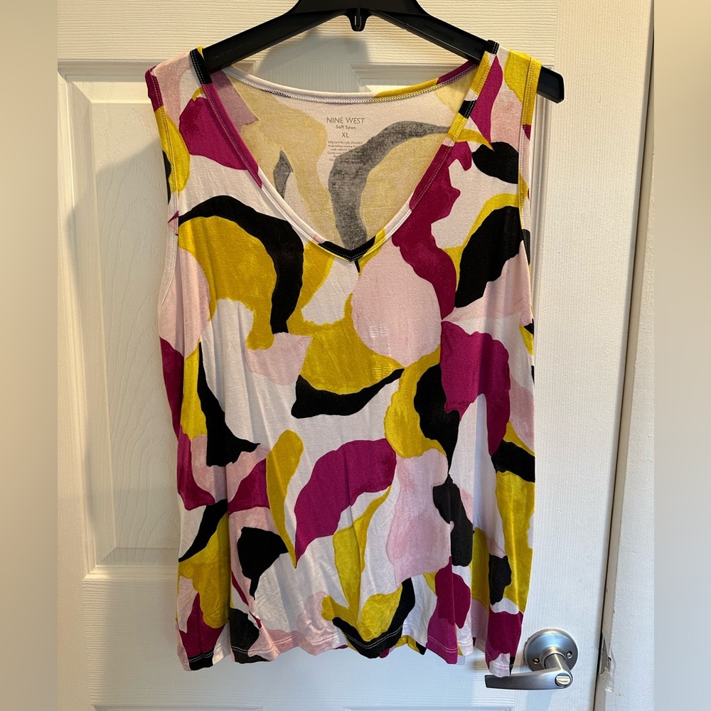 Women’s XL Tank Top Lot